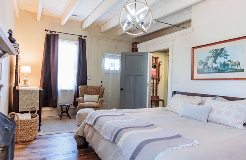 Raphine Bed & Breakfast | c1815, 3-bedroom Bed & breakfast in charming Historic Brownsburg with WiFi, AC