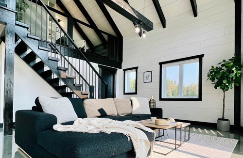 Trois-Rives Ski Chalet | Luxurious and Private Chalet Le Million