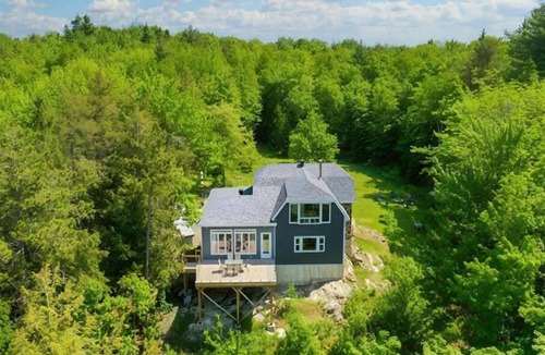 Saint-Denis-de-Brompton House | The Rock of Little Brompton Lake