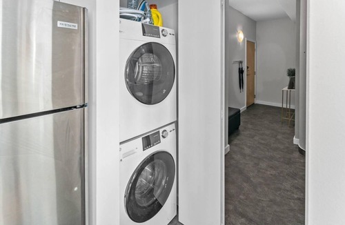 Downtown Victoria Condo | Waterfront Stay with Balcony and BBQ