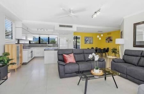 Cairns North Apartment | Cairns City Esplanade apartment @ Northshore