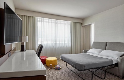Calgary Hotel | Calgary Airport Marriott In-Terminal Hotel