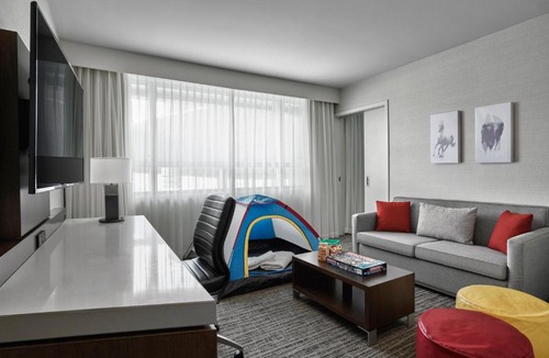 Calgary Hotel | Calgary Airport Marriott In-Terminal Hotel