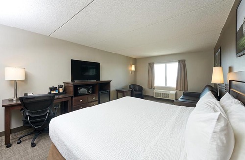Regent Hotel | Canad Inns Destination Centre Club Regent Casino Hotel