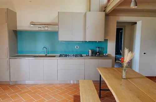 Santa Luce Apartment | Capo Il Cerro. Santa Luce Lake Mansion