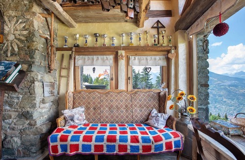 Charvensod Apartment | Capriolo Room – Intimacy and Tranquility with Mountain Views