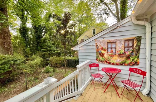 Cary Apartment | Cary Cottage Studio w/Private Fenced Yard- Close to Greenway + Fast Internet