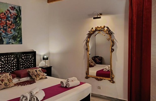 Monte di Pieta House | Casa Busari