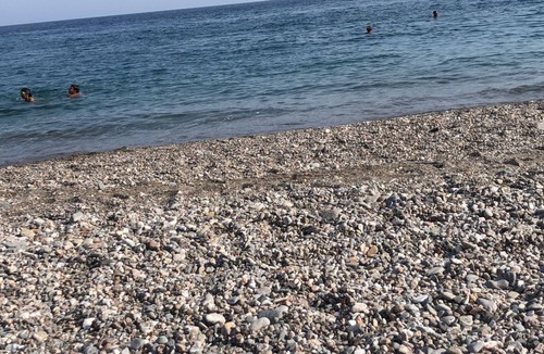 Capo d'Orlando Apartment | Casa con Terrazzo Coperto con Scala che Scende Direttamente Sulla Spiaggia