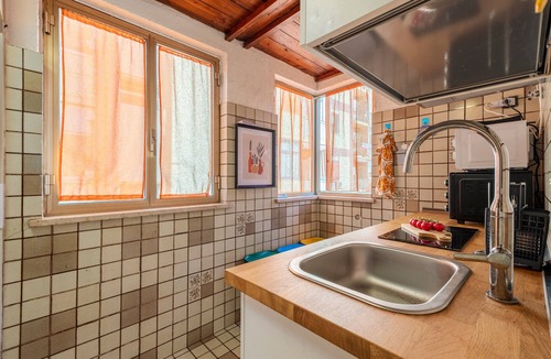 Palermo Apartment | Casa D'amare Gianna - Lovely Apartment with Sea View, Wi-Fi & Air Conditioning