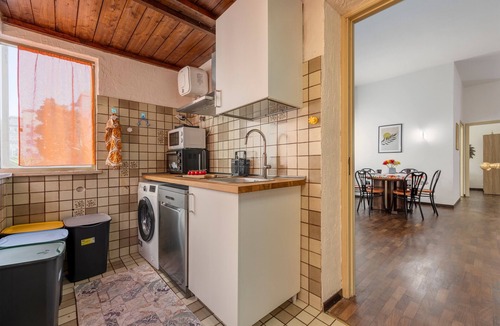 Palermo Apartment | Casa D'amare Gianna - Lovely Apartment with Sea View, Wi-Fi & Air Conditioning