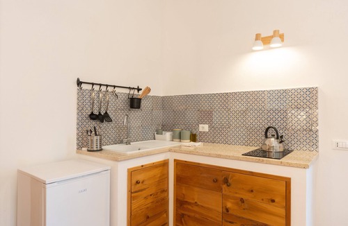 Camporeale Apartment | Casa delle Pigne Apartment with Mountain View, Private Terrace, and Wi-Fi