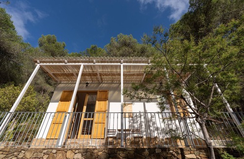 Camporeale Apartment | Casa delle Pigne Apartment with Mountain View, Private Terrace, and Wi-Fi