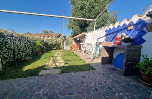 Masainas House | Casa Lara: Holiday Home with Private Garden and Wi-Fi
