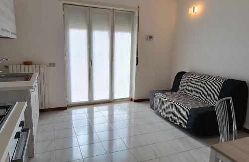 Aprilia Apartment | Casa Latiini B