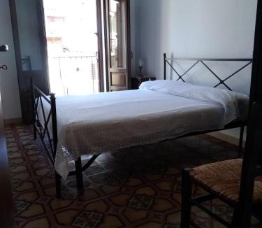 Castelbuono Apartment | Casa Levante
