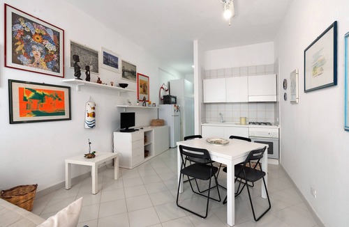 San Vito Lo Capo House | Casa Marygiò: Holiday Home with Private Terrace, Wi-Fi & Air Conditioning