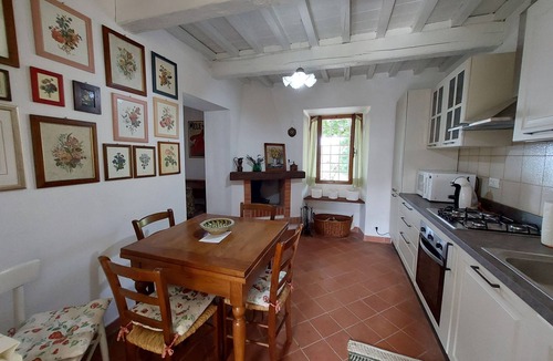 Strettoia Apartment | 'Casa Peppina' mit Terrasse by Interhome