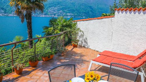 Pino Lago Maggiore Apartment | Casa Roccia
