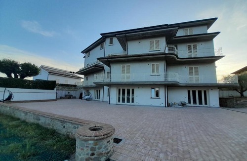 Altopascio House | Casa Vacanze IL GLICINE