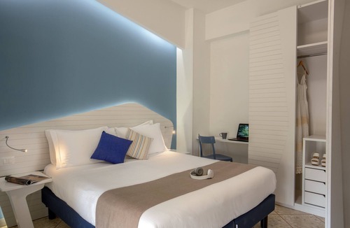 Terracina Hotel | Casa Yvorio