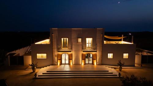 Mazara del Vallo Villa | Casale Gorghi Tondi House & Vineyard with Jacuzzi