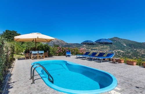 Castelbuono House | CasaVinzeria - Country House with Pool
