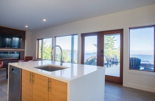 Juan de Fuca Electoral Area Condo | Cedar Coast Oceanfront, Victoria, hottub, ocean deck, 180 degree views, 3 bed.