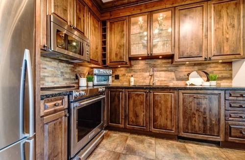 Village North Hotel | Central 2BR with Prime Amenities