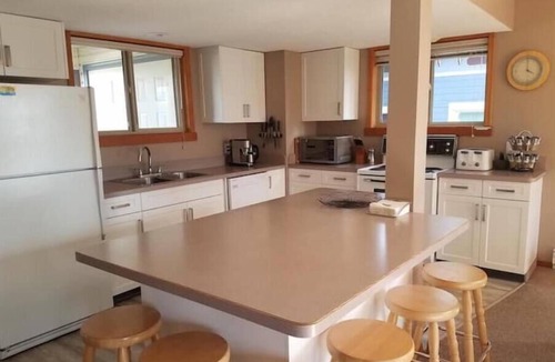 Silver Star Mountain Ski Chalet | Central Station - perfectly located for Winter games and Summer fun.