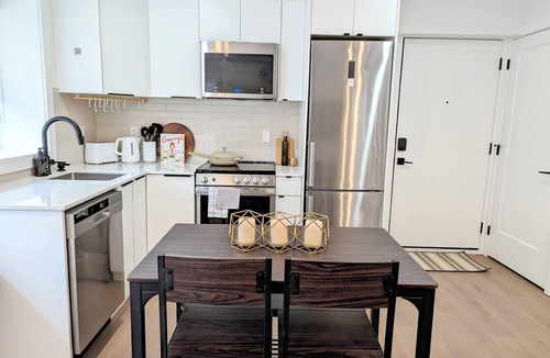 Kensington-Cedar Cottage House | Centrally located, modern, clean, 2 bedroom suite! Kid Friendly!