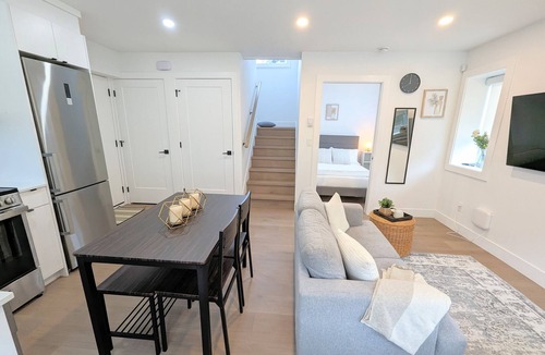 Kensington-Cedar Cottage House | Centrally located, modern, clean, 2 bedroom suite! Kid Friendly!