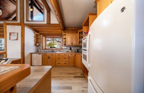 Vernon Ski Chalet | Chalet at Swan Lake