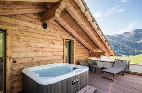 Valle Aurina Ski Chalet | Chalet 'Brunegg' with Mountain View, Wi-Fi and Air Conditioning