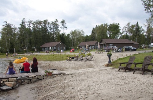 Larouche Ski Chalet | Chalet Le Tricia on the edge of the lake