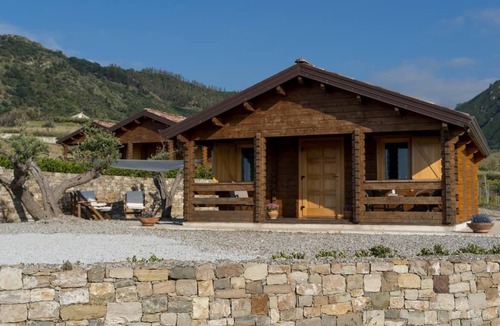Rodi Milici Ski Chalet | Chalet Nero D'avola - Tenuta Lacco