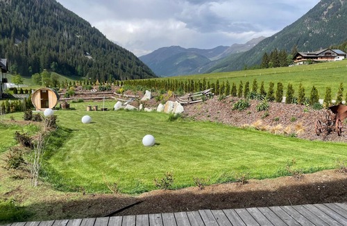 Prateria Ski Chalet | Chalet “Villa Anita The Garden” with Mountain Views, Wi-Fi, and Air Conditioning
