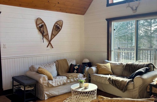Entrelacs Ski Chalet | Chalet with access to two lakes in the heart of nature