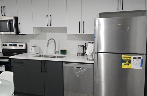 Northeast Edmonton House | Charming 1-bedroom house with WiFi and AC in enchanting Edmonton