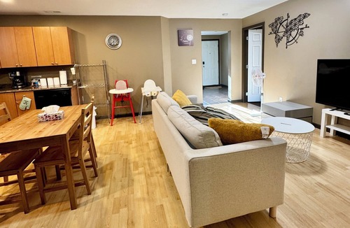 Southwest Gordon Estate House | Charming 2-bedroom 1-bathroom basement suite in Langley with Free Parking