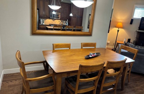 Westbank Condo | Charming 2-bedroom condo on the lake in West Kelowna with access to a boat lift.