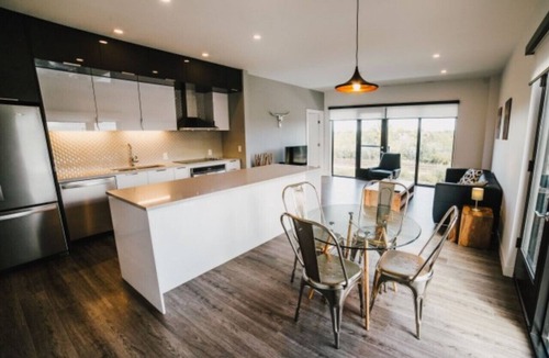 Winnipeg Apartment | Charming 2BR Apt Close to Assiniboine Park and Zoo