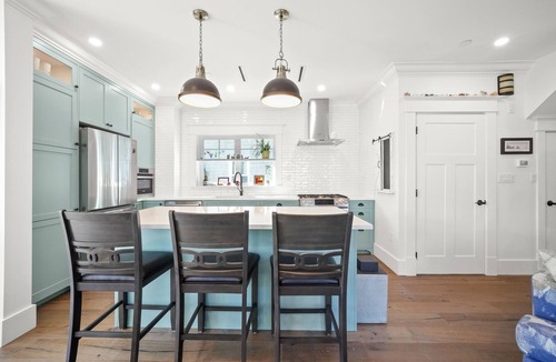 Kitsilano House | Charming 3-bedroom home with WiFi + AC in Vancouver’s Kitsilano; Sleeps up to 8
