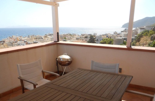 Marettimo House | Charming airplane house by the sea with terrace