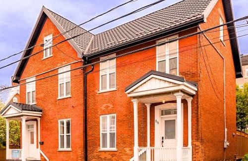 Vieux-Saint-Jean House | Charming Heritage Home with Hot Tub I 35 min to Montreal