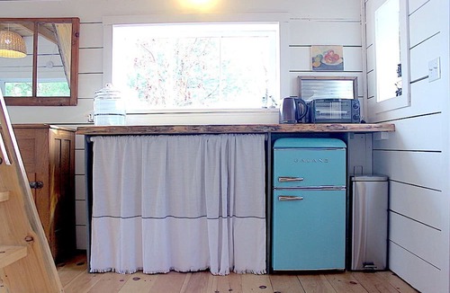 Unorganized Centre Parry Sound Cabin | Charming Cabin Rental on Deer Lake in Ontario, Canada