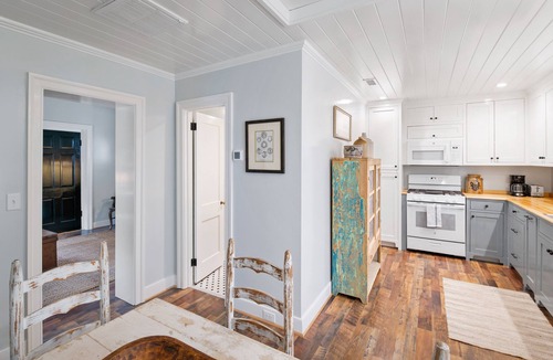 Batesville Cottage | Charming Cottage Near Vineyards
