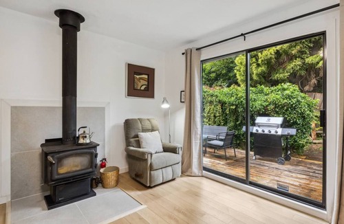 Upper Lonsdale House | Charming Entire Family Home in North Vancouver