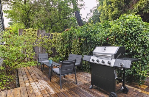 Upper Lonsdale House | Charming Entire Family Home in North Vancouver