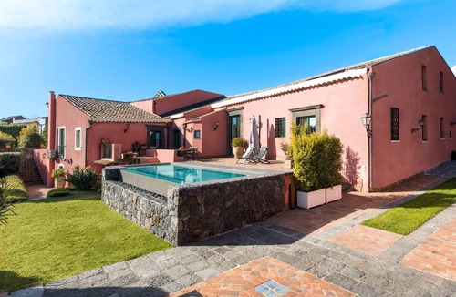 Viagrande Villa | Charming house with pool in Viagrande